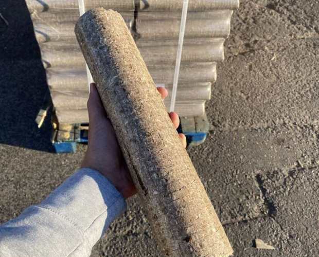 Henger alakú fabrikett 