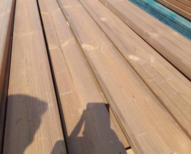 Thermowood borovi gyalult padló